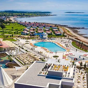 Prázdninový areál Arena Grand Kazela Homes, Medulin